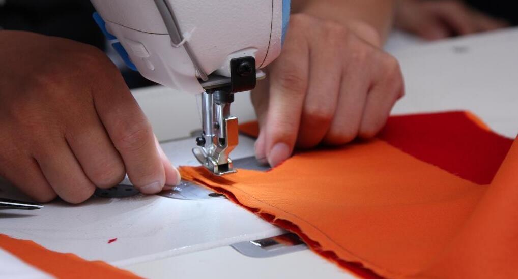 合適的定制工作服工藝介紹
