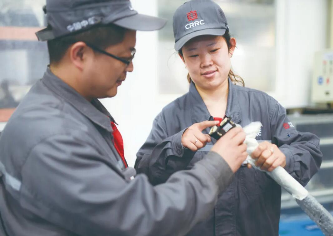 中國中車工作服定制款式圖片賞析